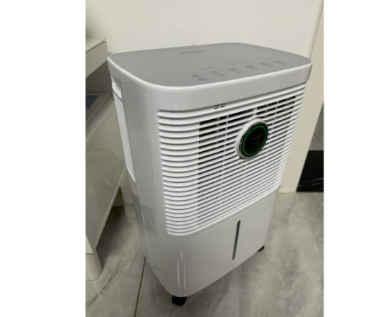 12 liter/hari LED Smart Air Dehumidifier Mute Ruang terbatas Ukuran kecil Apartemen Penghapusan Kelembaban